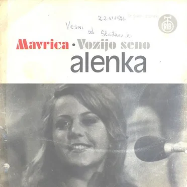 Mavrica / Vozijo seno