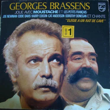 Georges Brassens joue avec Moustache et Les Petits Français