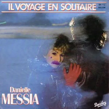 Il voyage en solitaire