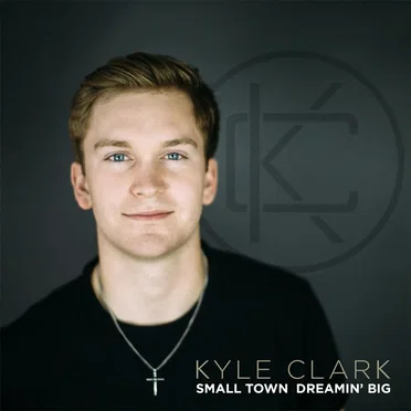 Small Town Dreamin' Big