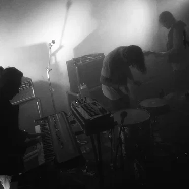 B SIDES / / GUESTS / / AUSSCHUSS