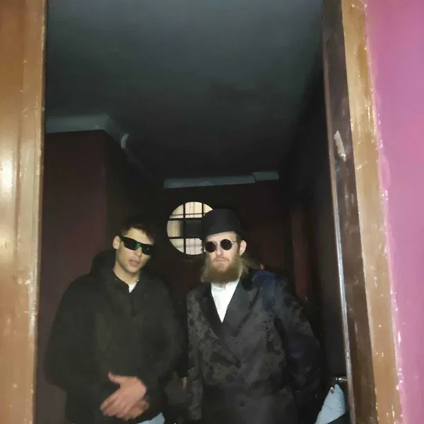בכל מכל כל