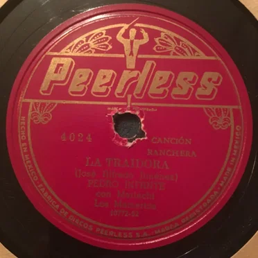 La traidora / La tertulia