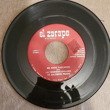 Me ando paseando / Corrido de Luis Aguirre