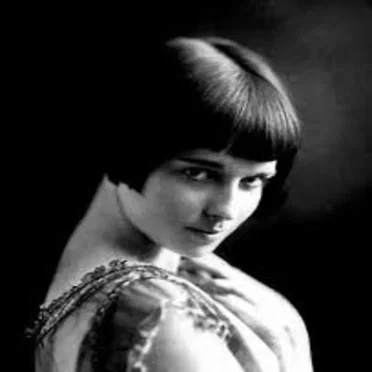 Lulu ( Mary Louise Brooks )