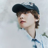 BAEKHYUN artist image