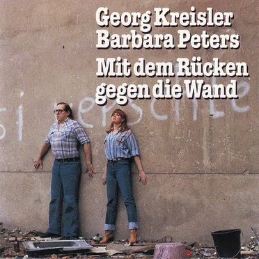 Mit dem Rücken gegen die Wand
