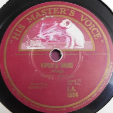 Clothes-Line Ballet / Viper's Drag