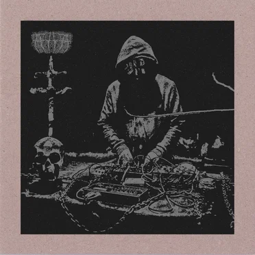 ☨