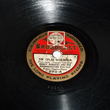In Old Vienna / Tell Me You're Sorry