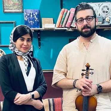 مصاحبه با کوشا صرافی گهر ( نوازنده ویولن🎻) by Darya Mohammadi - album cover
