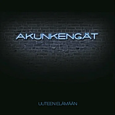 Uuteen elämään by Akunkengät - album cover
