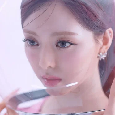Yet, but by ITZY - album cover