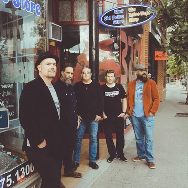 Breaking Glass by Brother Bicker Band - album cover