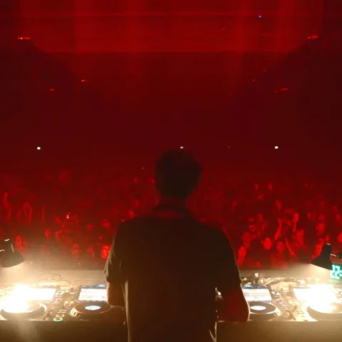 TN:140 Four Tet