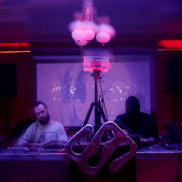 - i_n_t_e_r_f_e_r_e_n_c_e live set 11.2025