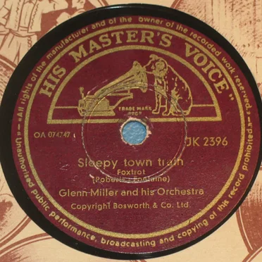 Sleepy Town Train / Moonlight Serenade