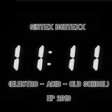 1 1 : 1 1