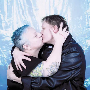 MODERN LOVE