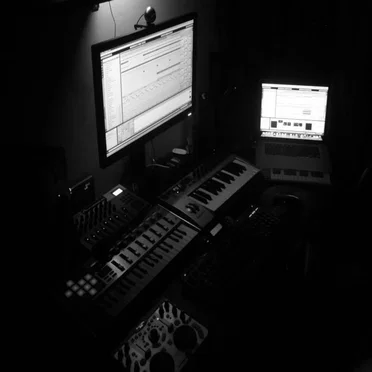 Entertainment Room (Experiments, Live Loops, VSTs) by Miktek - album cover