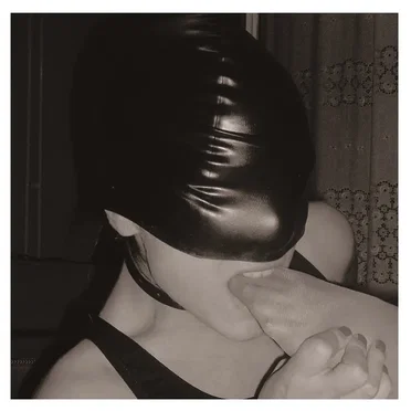 Elettronica al nylon fottutamente violenta