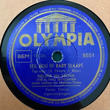 Stil nou de baby slaapt / Kleine zigeunerjongen