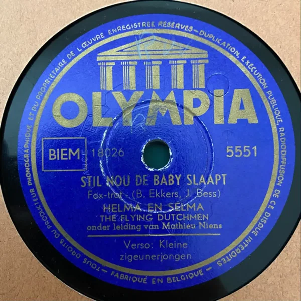 Stil nou de baby slaapt / Kleine zigeunerjongen