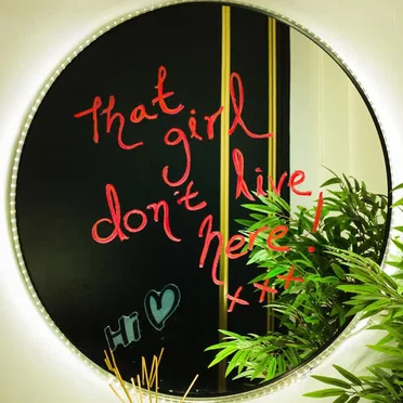 That Girl Don’t Live Here