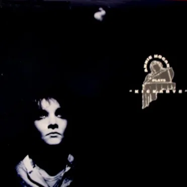 Annie Hogan Plays "Kickabye"
