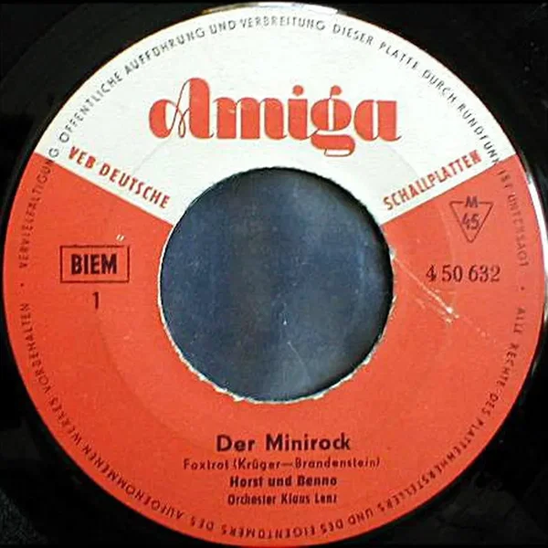 Der Minirock / Nanette