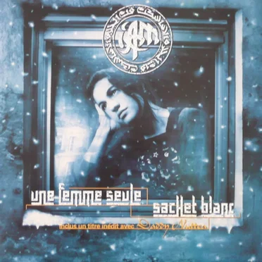 Une femme seule / Sachet blanc