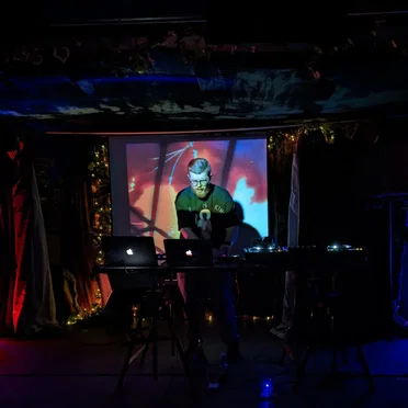 LIVE IN LONDON 02/04/23