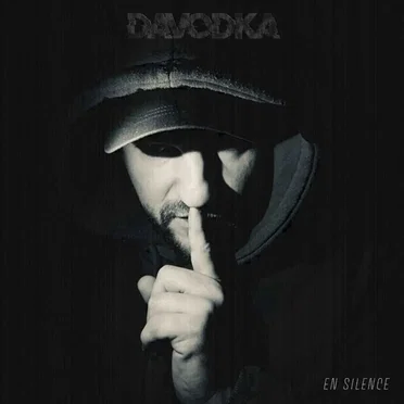 En silence