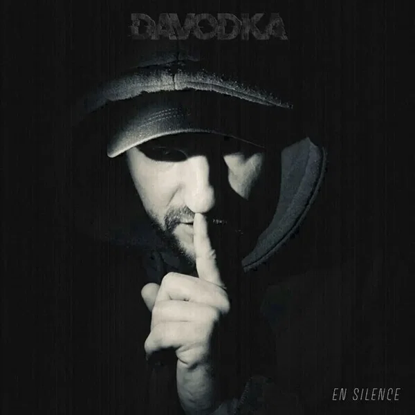 En silence