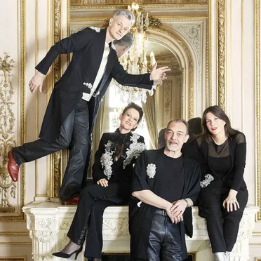 Round Satie: Plucked Unplucked