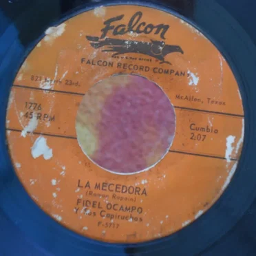 La mecedora / El decembrino by Fidel Ocampo y sus Capiruchos - album cover