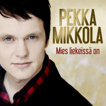 Mies liekeissä on