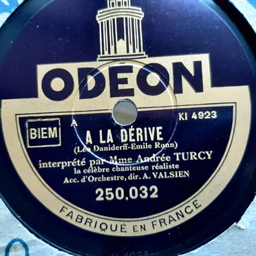 À la dérive / Les Gueuses
