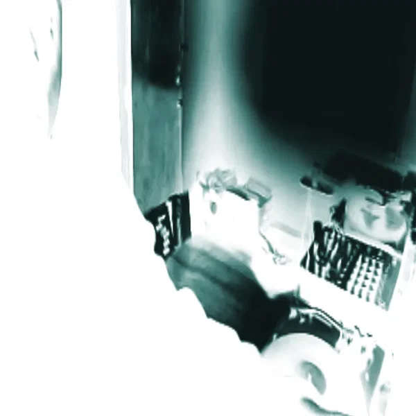 MW002