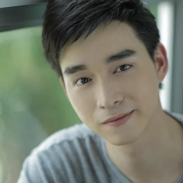 เชื่อว่ารักแท้มีจริง (เพลงประกอบซีรีส์ “Make It Right The Series รักออกเดิน”) by อชิรวิทย์ สาลิวรรธนะ - album cover