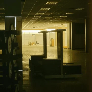 The Backroom Tapes: Kmart (買い物を続けてください!)