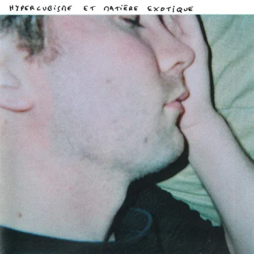 HYPERCUBISME ET MATIÈRE EXOTIQUE