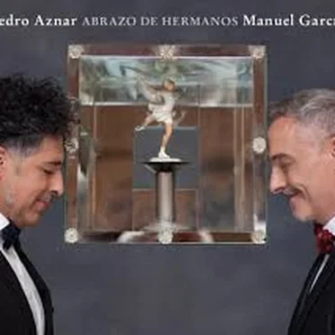 Abrazo de hermanos