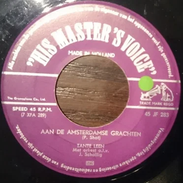 Aan de Amsterdamse grachten / De oude straatmuzikant