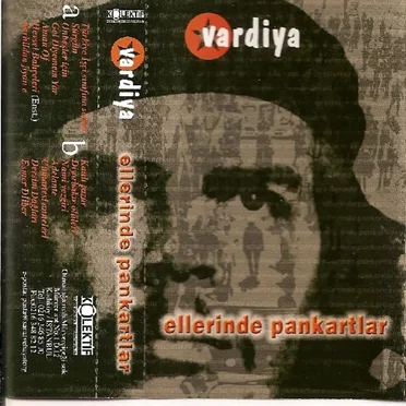 Ellerinde Pankartlar