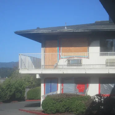 Arcata 5:14 PM / Motel Room 5:15 PM