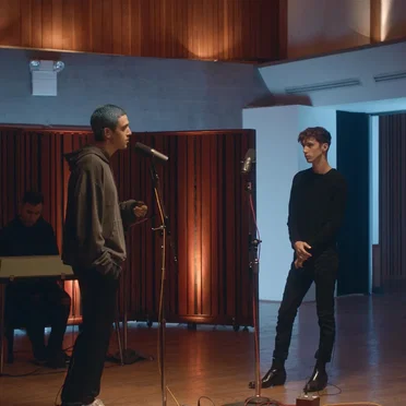 i’m so tired… (stripped – live in LA)