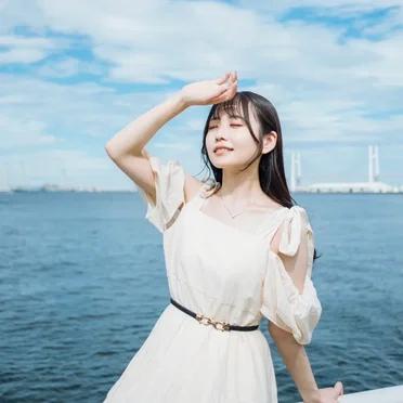始まりはこの海 by 長谷川新奈 - album cover