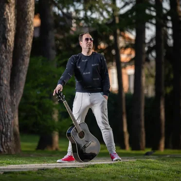 Daleč sva si by Aleksander Novak - album cover