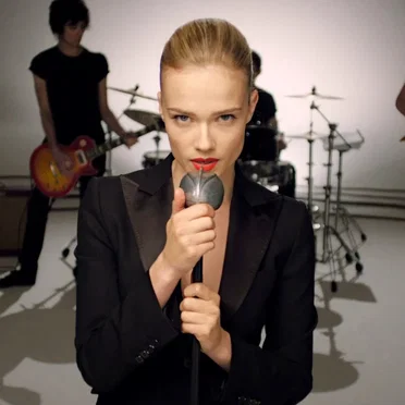 Begging Me by Florrie - album cover